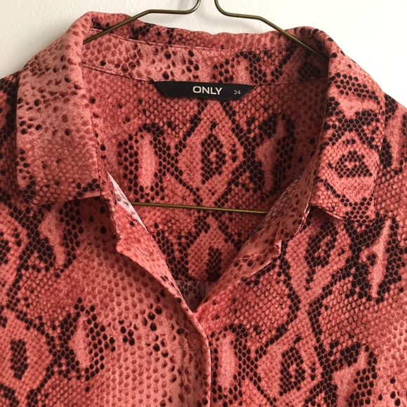 Only pink snake blouse - Picture 2 of 5